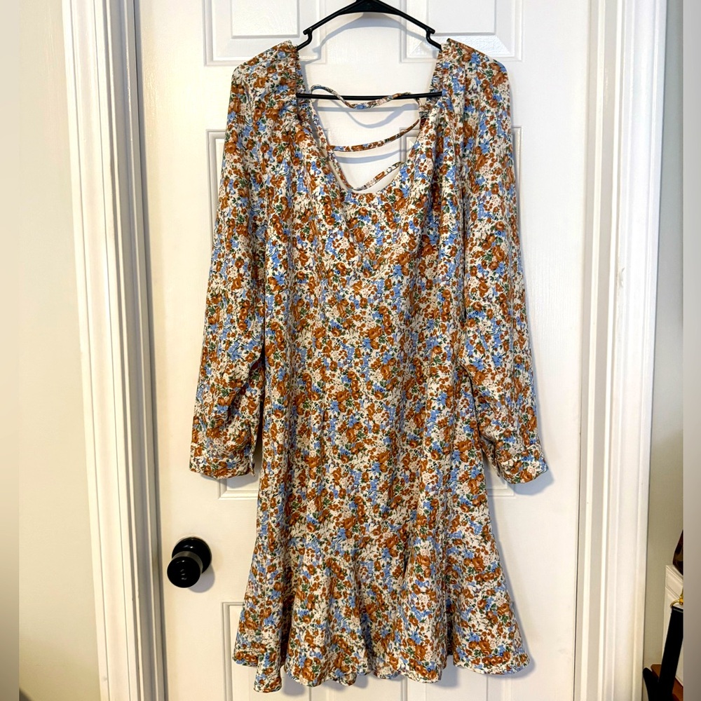 SHEIN Floral Long Sleeve Dress

New never worn